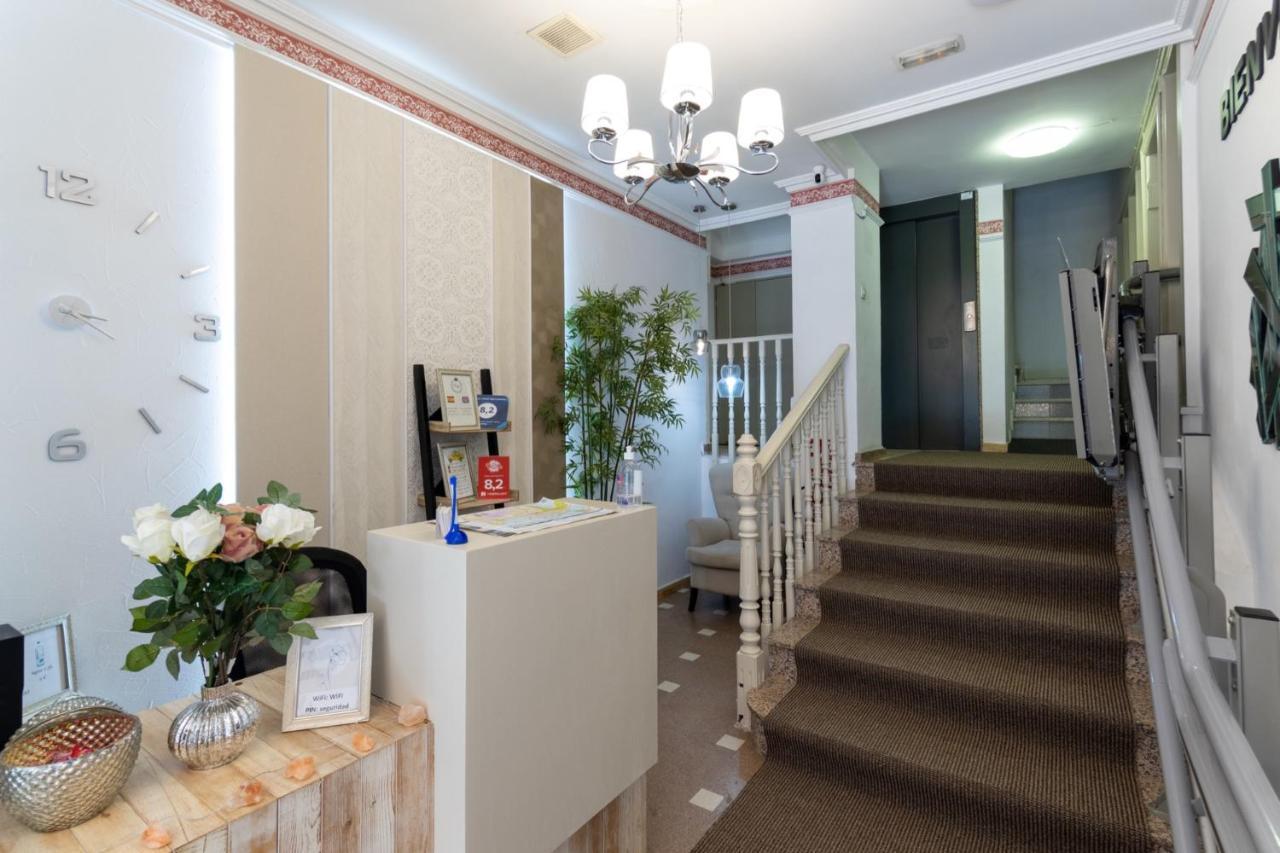Unique Apartahotel 4-1 Torrevieja Buitenkant foto